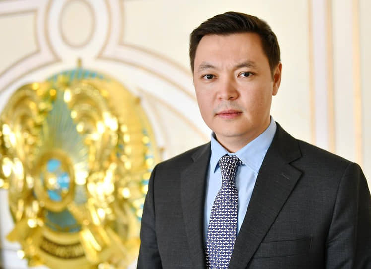  Алмас Айдаров 