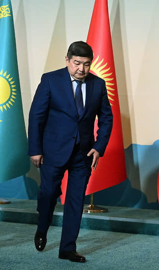 Акылбек Жапаров  