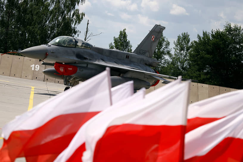 Истребитель F-16 