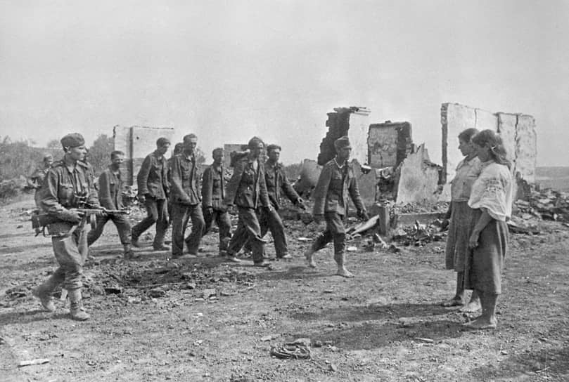 Пленные солдаты гитлеровской армии на Белгородском направлении, 1943 год 