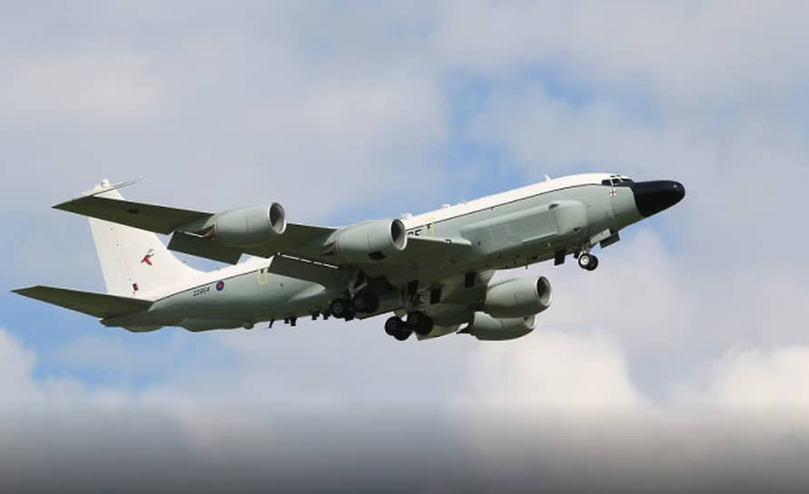 Boeing RC-135W 