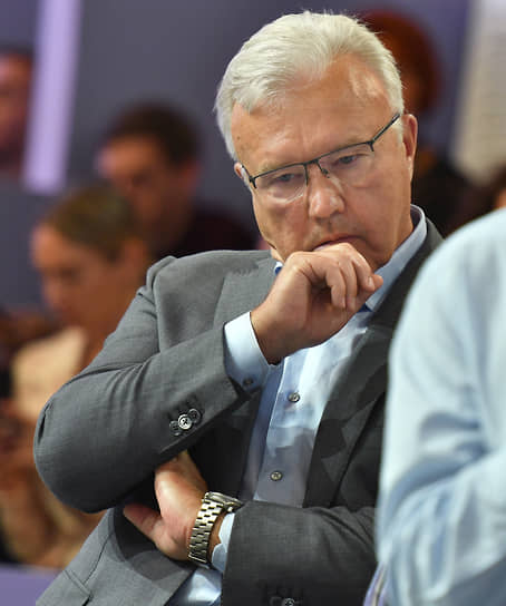 Александр Усс  