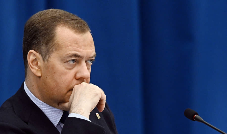 Дмитрий Медведев 