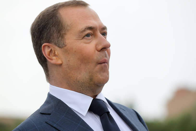 Дмитрий Медведев 