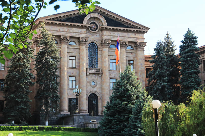 Здание Национального собрания Армении