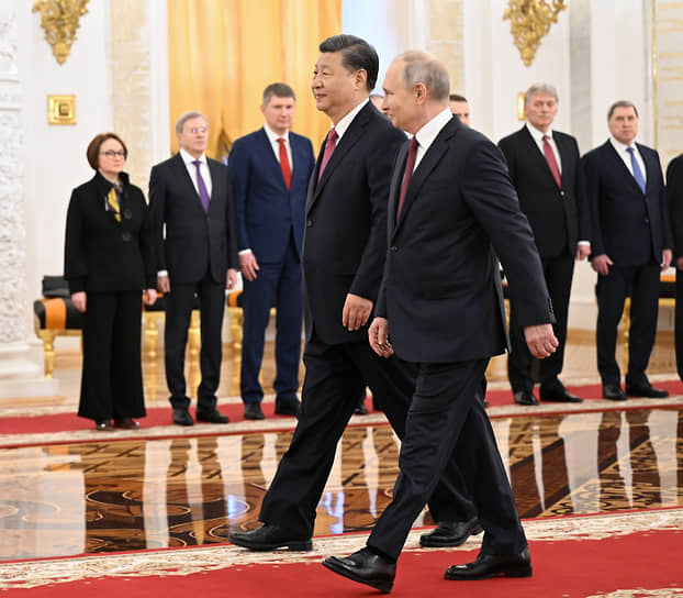Си Цзиньпин (слева) и Владимир Путин в марте 2023 года 