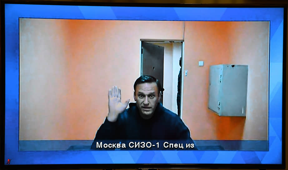 Алексей Навальный во время рассмотрения апелляции на решение Химкинского городского суда об аресте на 30 суток в 2021 году 