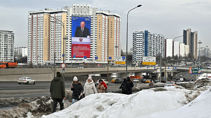 Путин поручил направить на развитие спутниковой группировки 116 млрд рублей