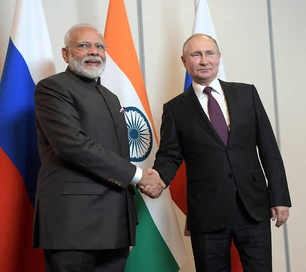 Нарендра Моди (слева) и Владимир Путин в 2019 году 