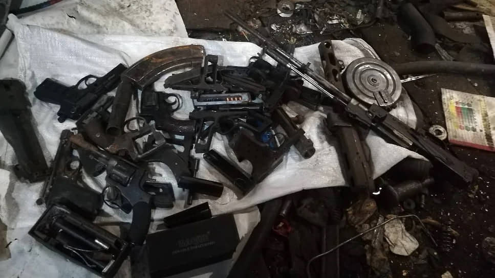 В Тюменской области ФСБ ликвидировала подпольную мастерскую переделки оружия 