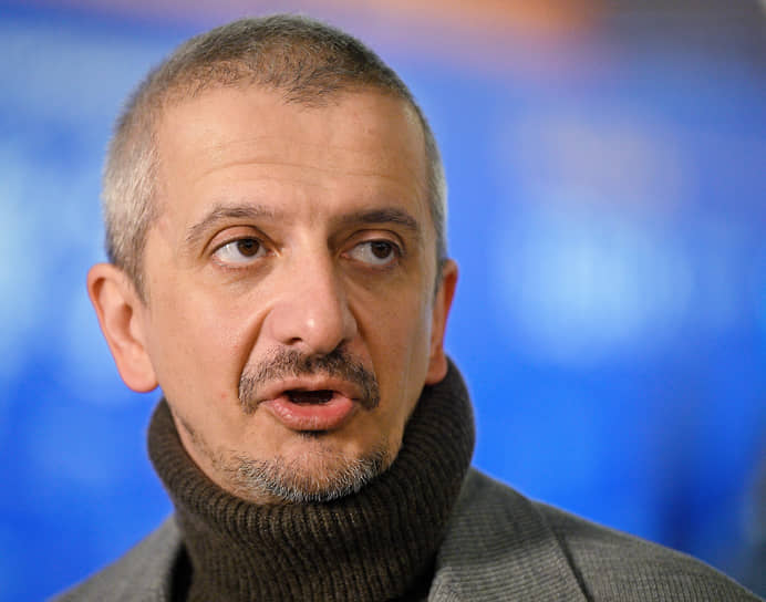 Константин Богомолов  
