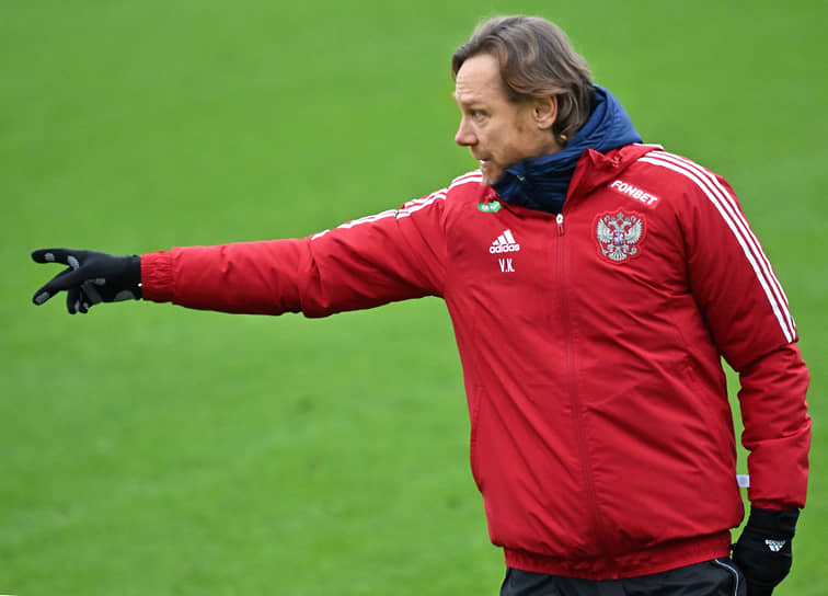 Валерий Карпин 