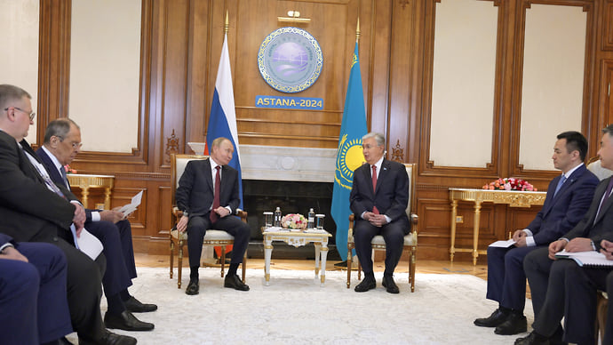 Путин провел переговоры с Токаевым