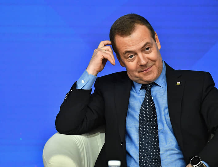 Дмитрий Медведев 