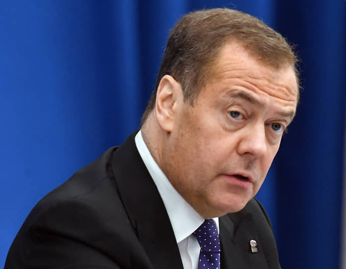 Дмитрий Медведев 