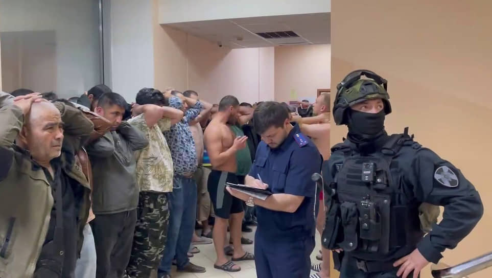 Обыски в одном из московских хостелов на улице Профсоюзная 