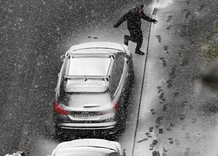 Первый снег в Москве 