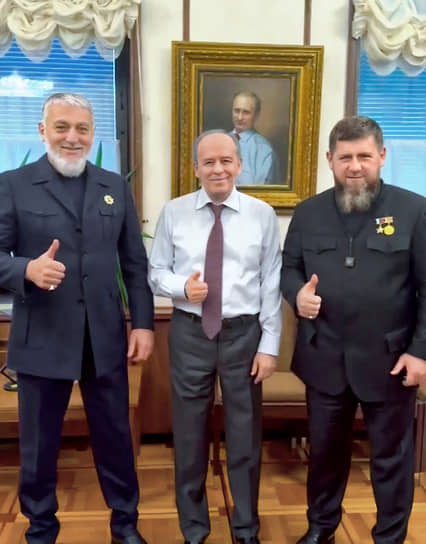 Александр Бортников (в центре) и Рамзан Кадыров