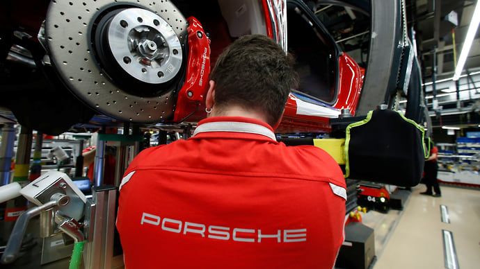Porsche вложит €800 млн в гибриды и автомобили с ДВС