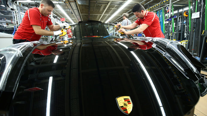 Porsche и Mercedes-Benz потеряют до $3,7 млрд из-за пошлин Трампа