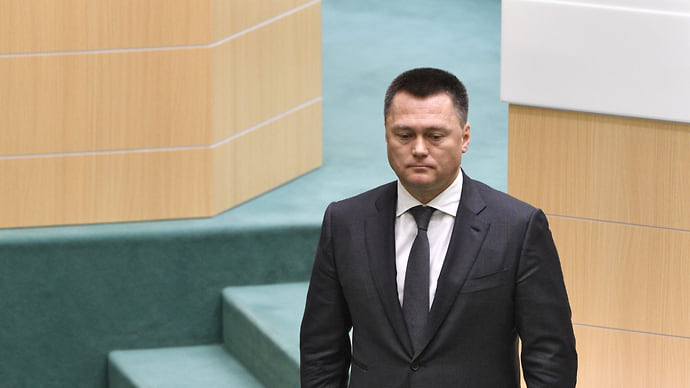 Краснов: устранять последствия разлива мазута первыми начали волонтеры, а не МЧС