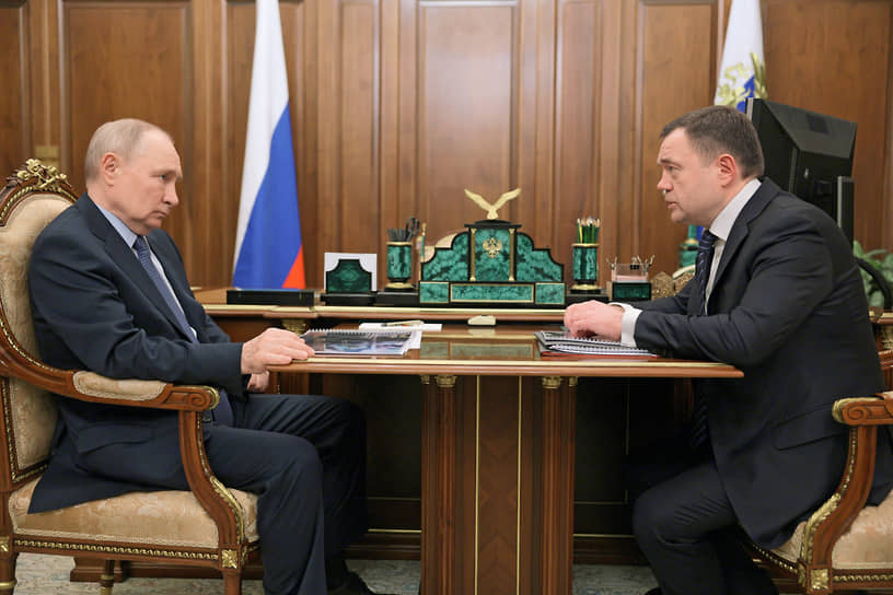 Владимир Путин (слева) и Петр Фрадков