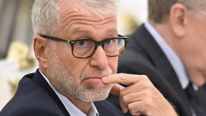 Роман Абрамович заявил, что больше не будет владеть футбольными клубами