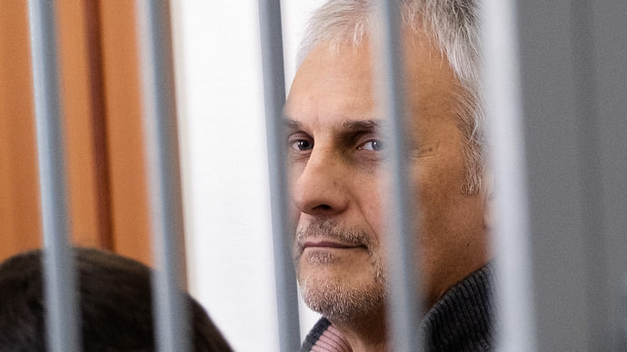 Экс-губернатор Хорошавин гасит штраф 500 млн руб. пенсией