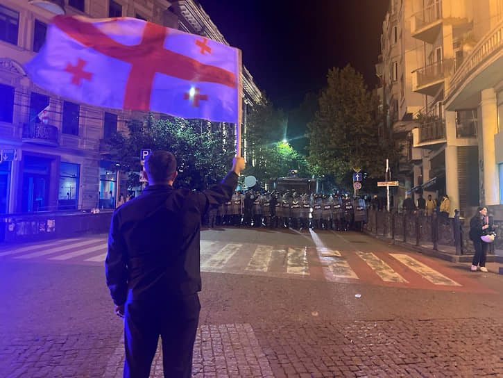 Протестующие в Тбилиси 