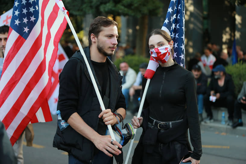 Протестующие в Тбилиси 