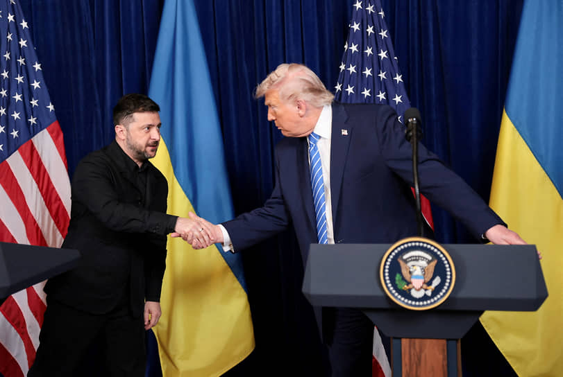 Президент США Дональд Трамп и президент Украины Владимир Зеленский во время переговоров во Флориде