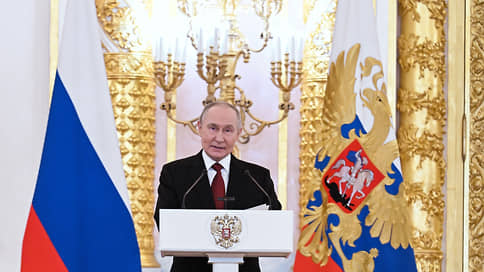 Путин потребовал вернуть электричество и тепло в населенные пункты после аварий