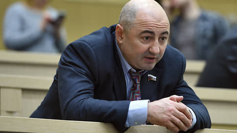 Сенатор Вайнберг сложил полномочия ради помощи фронту