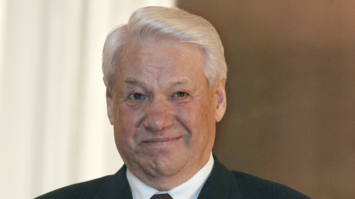 Песков назвал Ельцина неотъемлемой частью истории России