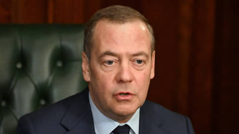 Медведев назвал страшилкой слова об угрозе Гренландии от России и Китая