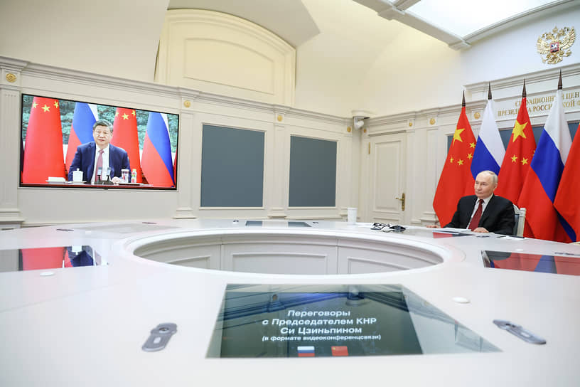 Президент Владимир Путин во время видеоконференции с председателем КНР Си Цзиньпином (4 февраля)