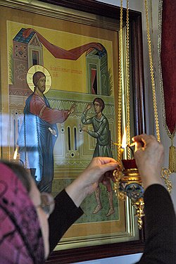 Икона «Исцеление глухого» подарена храму центром реабилитации неслышащих
