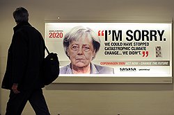 Мировые лидеры в 2020 году: «Простите. У нас был шанс остановить катастрофические изменения климата. Но мы не сделали этого». Такими плакатами «алармисты» встречали участников «климатического саммита» в Копенгагене