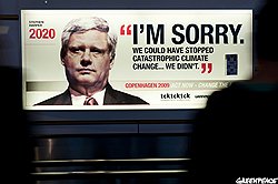 Мировые лидеры в 2020 году: «Простите. У нас был шанс остановить катастрофические изменения климата. Но мы не сделали этого». Такими плакатами «алармисты» встречали участников «климатического саммита» в Копенгагене