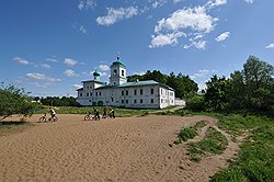 Если собор Мирожского монастыря (Псков) станет действующим, реставраторы не ручаются за сохранность фресок 