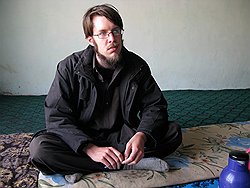 Алекс Стрик ван Линсхотен (на фото) и Феликс Кюн. Чтобы понять истоки движения «Талибан», переселились из Лондона в Кандагар