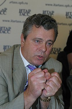 Глава администрации Кронштадтского района Александр Горошко большого флотского переезда ждет как манны небесной — наконец-то в город придут деньги