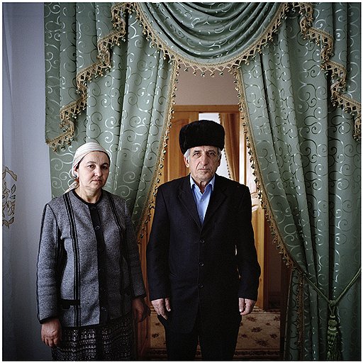 Руслан и Мадина Точиевы, родители Ахмеда Точиева, который был похищен 25 ноября 2008 года в Малгобеке. Еще шесть молодых людей были похищены в тот же день, на той же улице