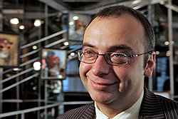 Дмитрий Бертман (на фото) допускает в театре свободу собраний и частных мнений