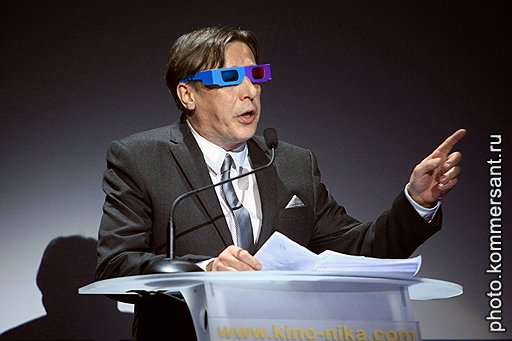А открыл церемонию актер Михаил Ефремов сатирической поэмой о 3D 