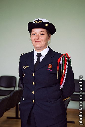 Селин Грааль, сержант. Прадед сражался возле городка Верден в сухопутных войсках, дед стал летчиком, но повоевать не успел из-за возраста 