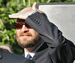 Сенатор Сергей Пугачев (на фото) увидел во французском вертолетоносце «Мистраль» спасение для своего бизнеса. Заказ на постройку этих кораблей поможет промышленной империи Пугачева избежать финансовых сложностей 