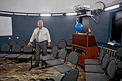 Учитель Игорь Царьков в цифровом планетарии: звезды удачно сложились для школьников 