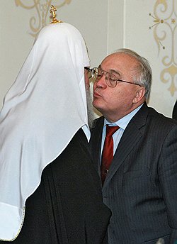 После эпохи неверия отечественная наука обратилась к религии. Ректор МГУ Виктор Садовничий — в первых рядах