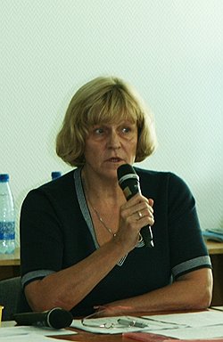 Татьяна Бархатова, начальник управления надзора и контроля за деятельностью образовательных учреждений и научных организаций Рособрнадзора: «В этом году школьники чаще сдавали химию, физику и информатику. Число заявлений, поданных в ведущие технологические и технические университеты, тоже выше, чем в среднем по России,— примерно в пять раз» 